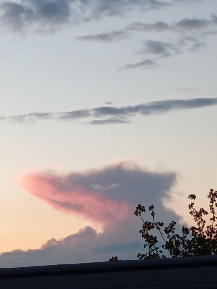 Необычное облако в небе удивило жителей Мелитопольского района